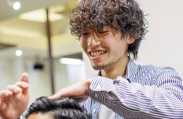 STAFF Recruitment-夢を追う仲間たちと充実した理容師ライフを実現しませんか?